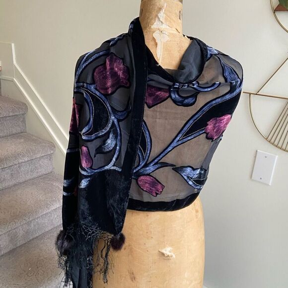 Mitchie’s Velvet Devore Floral Shawl with Rabbit Fur, 1920s-Inspired - Picture 3 of 7